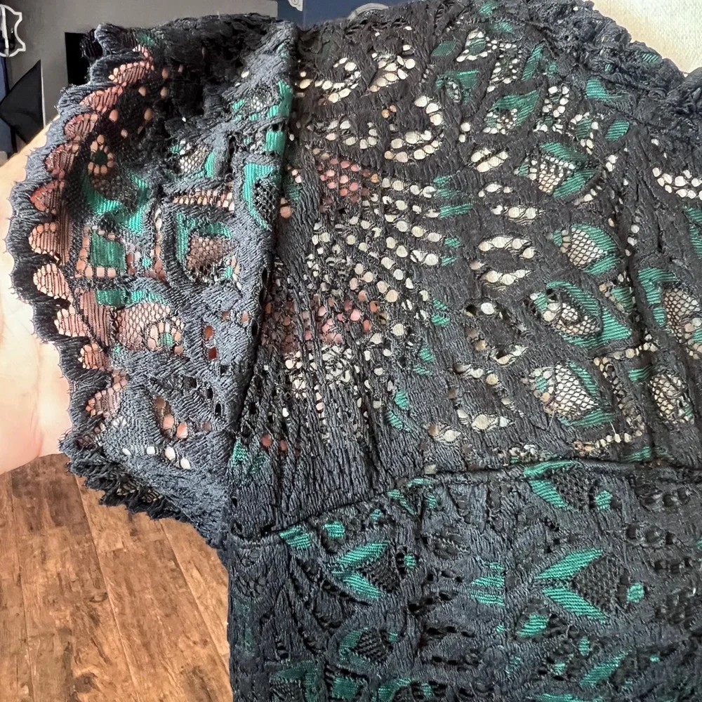 WHBM Black Green High Neck lace shell blouse NWT romantic gothic dark academia - Picture 13 of 14